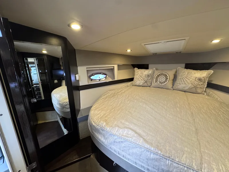 Slide: The Image of Formula 37 Performance Cruiser 2014 - 20