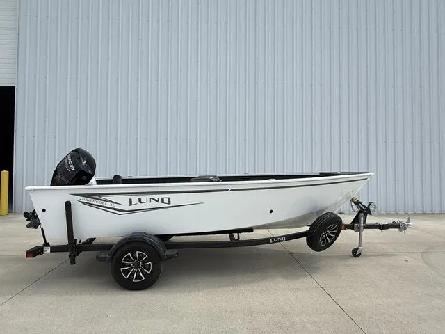 The Image of Lund 1650 Rebel XL Tiller 2026 - 1