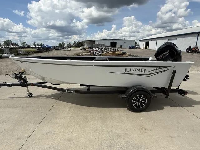 Slide: The Image of Lund 1650 Rebel XL Tiller 2026 - 3