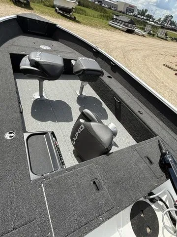 Slide: The Image of Lund 1650 Rebel XL Tiller 2026 - 5