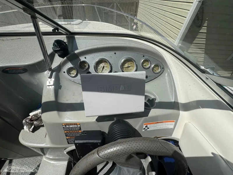 Slide: The Image of Bayliner Discovery 210 2007 - 16