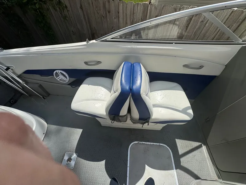 Slide: The Image of Bayliner Discovery 210 2007 - 20