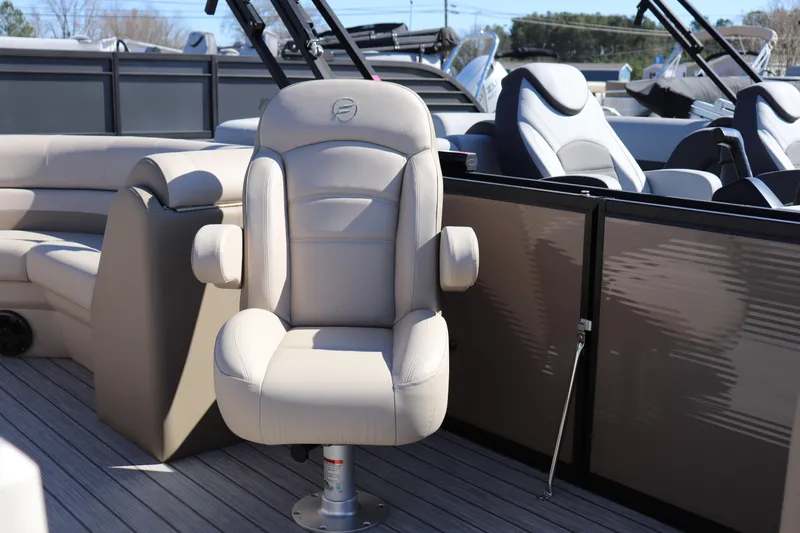 Slide: The Image of Luxurious seating on 2025 Flagship Endurance 22 CU Tritoon boat deck. - 4