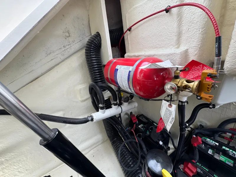 Slide: The Image of Sea Ray SLX 310 2022 - 105