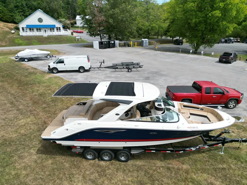 Slide: The Image of Sea Ray SLX 310 2022 - 106