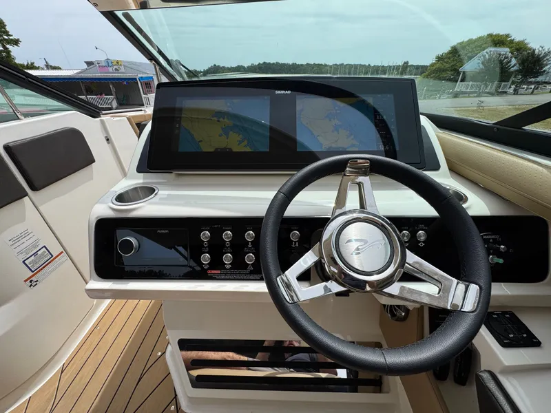 Slide: The Image of Sea Ray SLX 310 2022 - 51