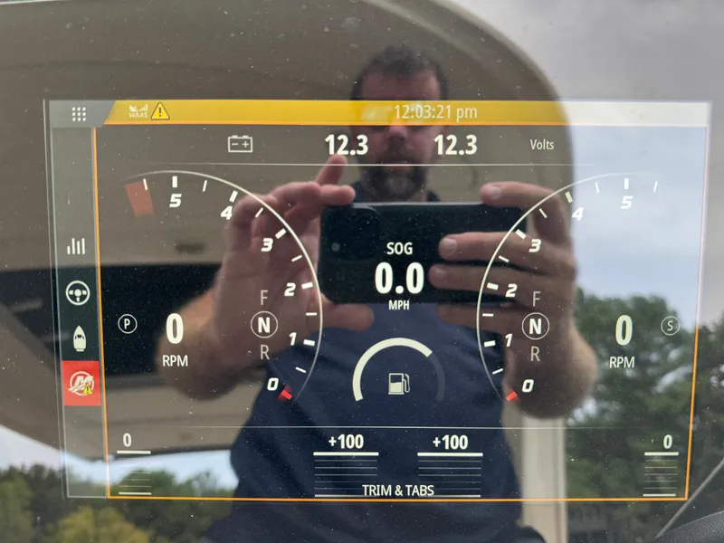 Slide: The Image of Sea Ray SLX 310 2022 - 54