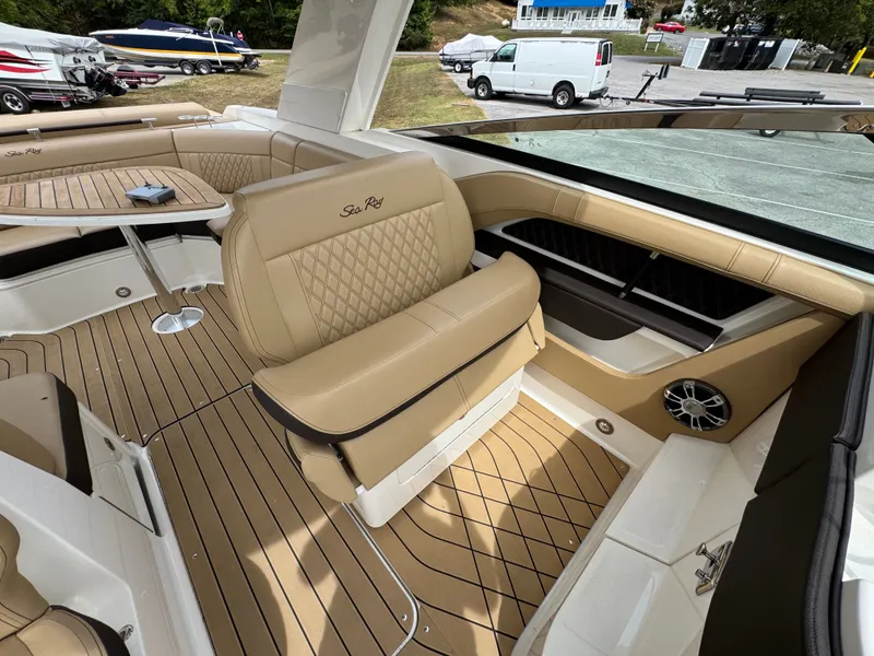 Slide: The Image of Sea Ray SLX 310 2022 - 59