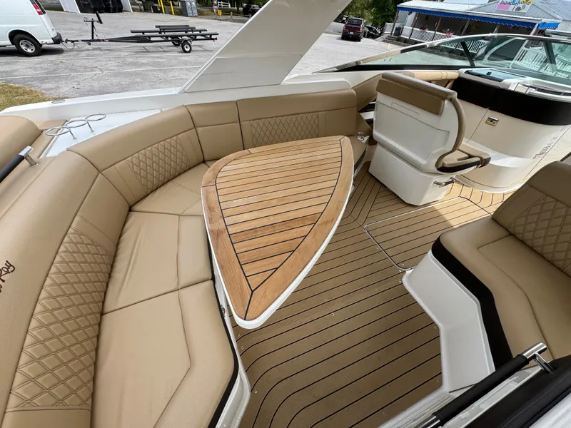 Slide: The Image of Sea Ray SLX 310 2022 - 74