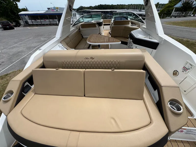 Slide: The Image of Sea Ray SLX 310 2022 - 81