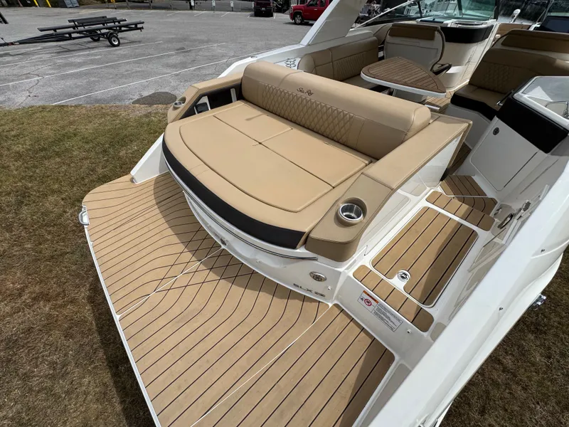 Slide: The Image of Sea Ray SLX 310 2022 - 85