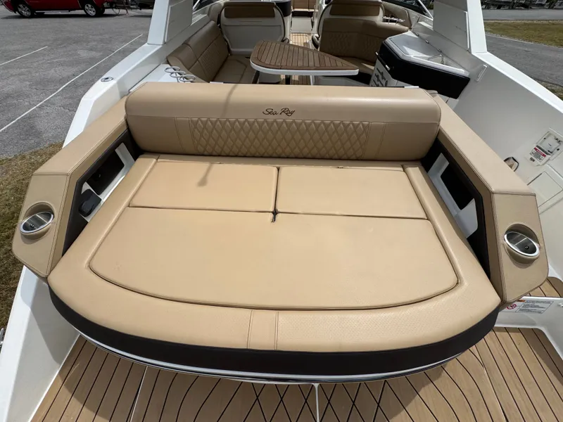 Slide: The Image of Sea Ray SLX 310 2022 - 86