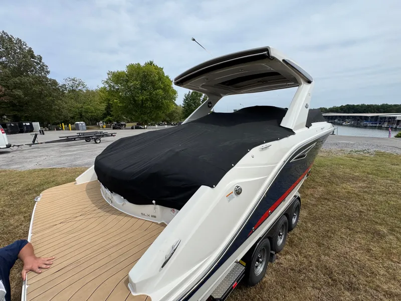 Slide: The Image of Sea Ray SLX 310 2022 - 95