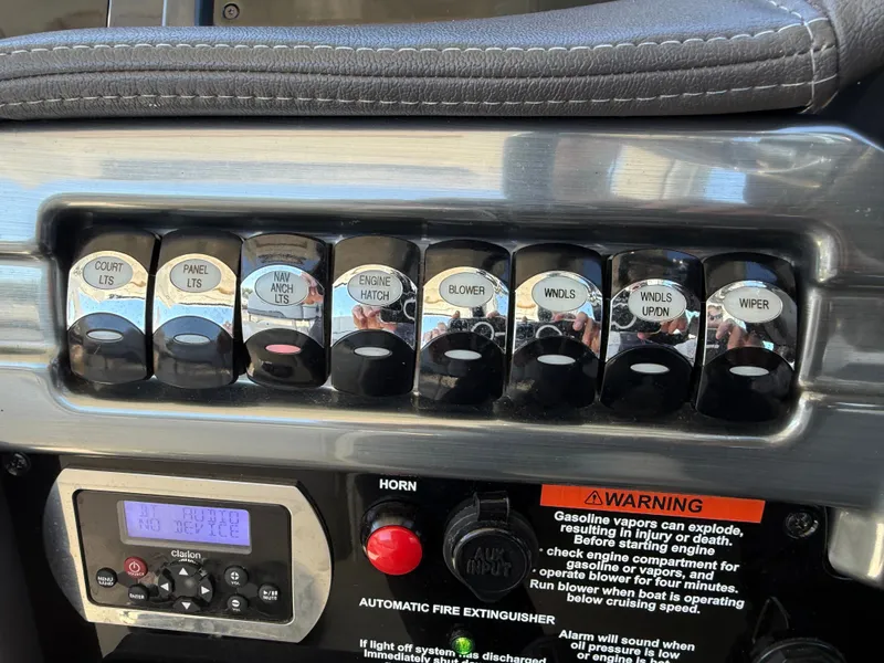 Slide: The Image of Formula 330 Crossover Bowrider 2018 - 15