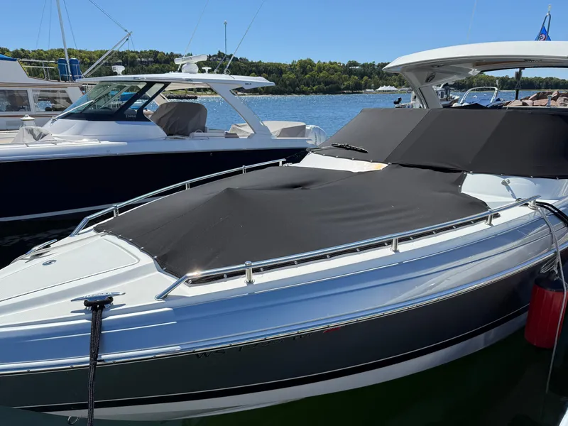 Slide: The Image of Formula 330 Crossover Bowrider 2018 - 2