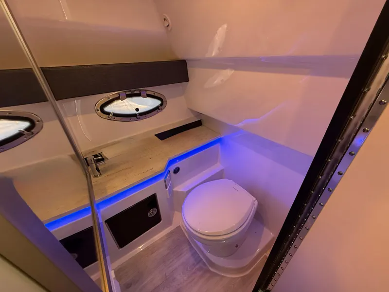 Slide: The Image of Formula 330 Crossover Bowrider 2018 - 27