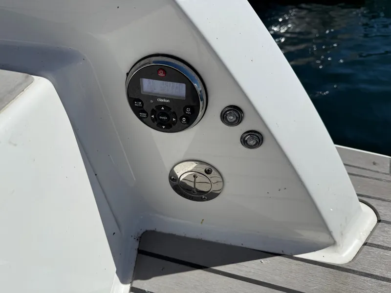 Slide: The Image of Formula 330 Crossover Bowrider 2018 - 35