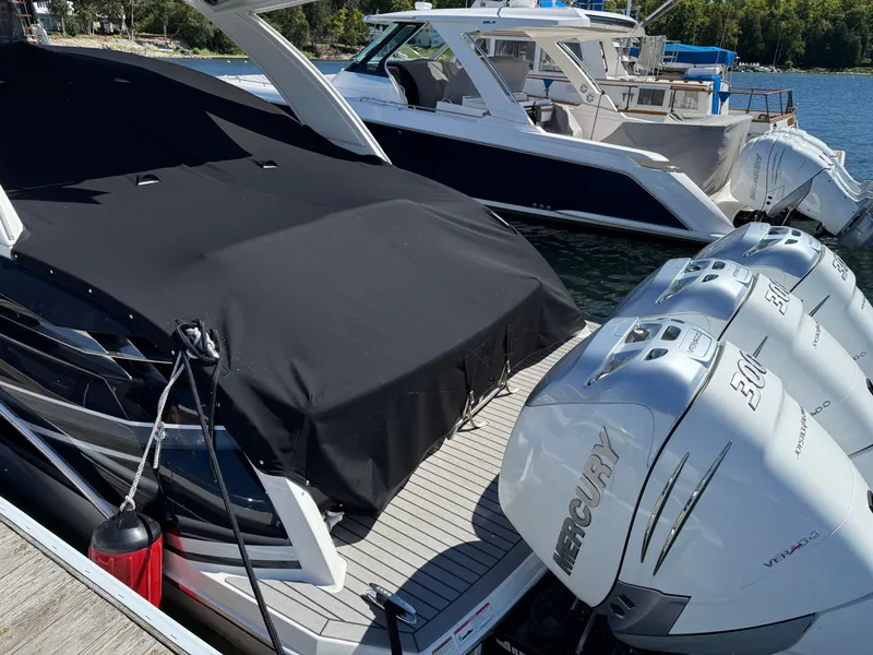 Slide: The Image of Formula 330 Crossover Bowrider 2018 - 5