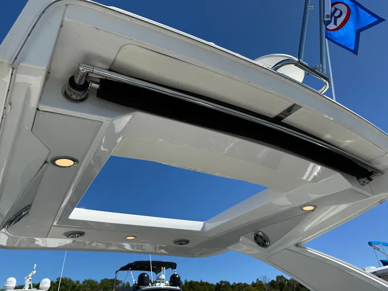 Slide: The Image of Formula 330 Crossover Bowrider 2018 - 8