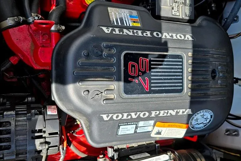 Slide: The Image of Volvo Penta 5.7 GXi engine in 2007 Four Winns 210 Horizon SS BR boat. - 12