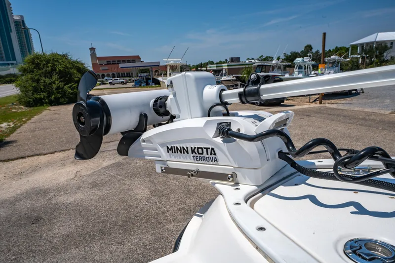 Slide: The Image of Minn Kota Terrova motor on 2022 Twin Vee 280 GFX CC boat, dockside view. - 23