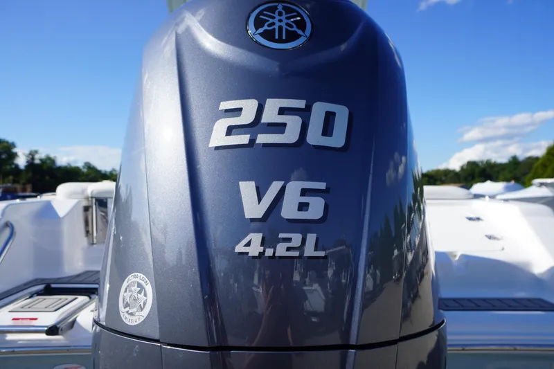 Slide: The Image of Tidewater 220 LXF 2026 boat with Yamaha 250 V6 4.2L engine. - 80