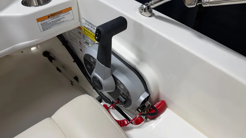 Slide: The Image of Boston Whaler 160 Super Sport 2026 - 29
