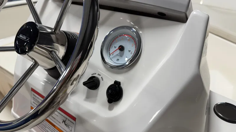 Slide: The Image of Boston Whaler 160 Super Sport 2026 - 34