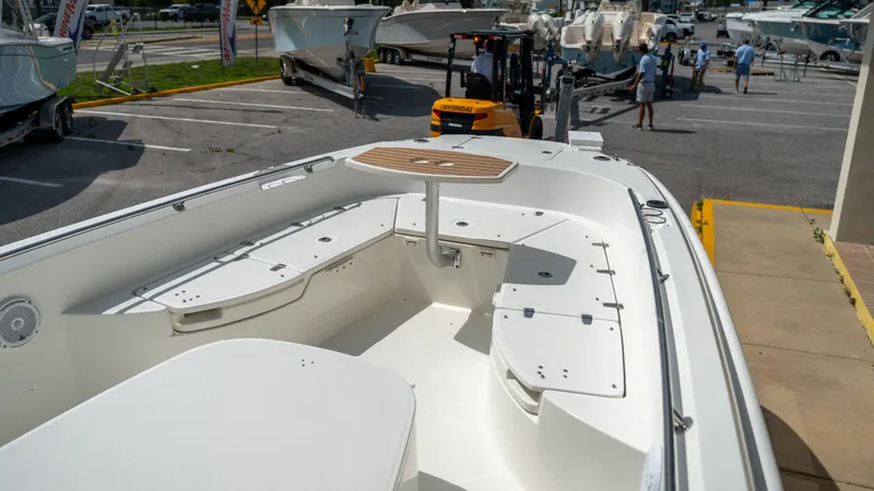 Slide: The Image of Boston Whaler 270 Dauntless 2019 - 11