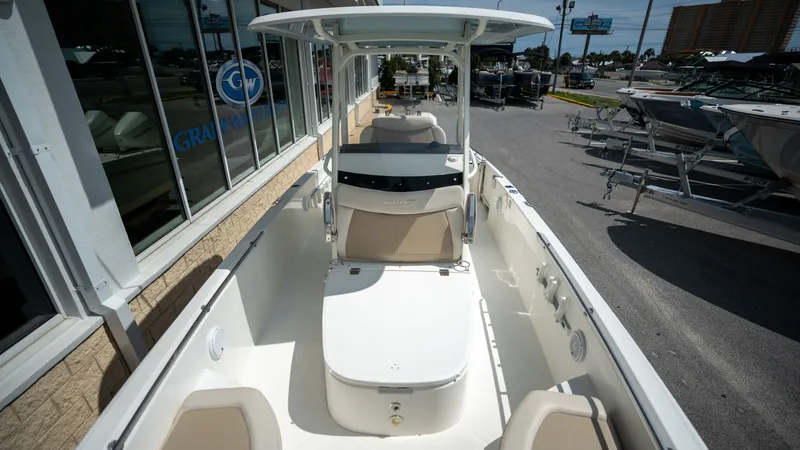 Slide: The Image of Boston Whaler 270 Dauntless 2019 - 12
