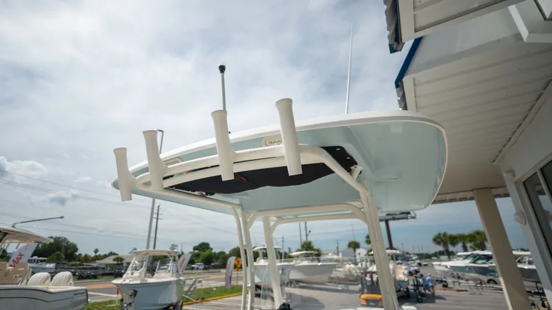 Slide: The Image of Boston Whaler 270 Dauntless 2019 - 26