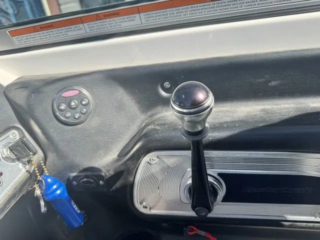 Slide: The Image of MasterCraft ProStar 197 2009 - 22