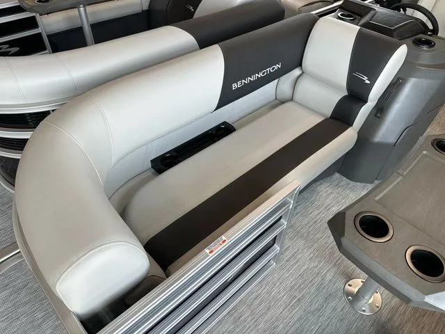 Slide: The Image of Bennington 20 SSR Pontoon 2026 - 3
