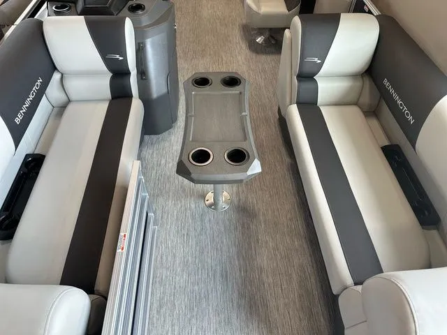 Slide: The Image of Bennington 20 SSR Pontoon 2026 - 4