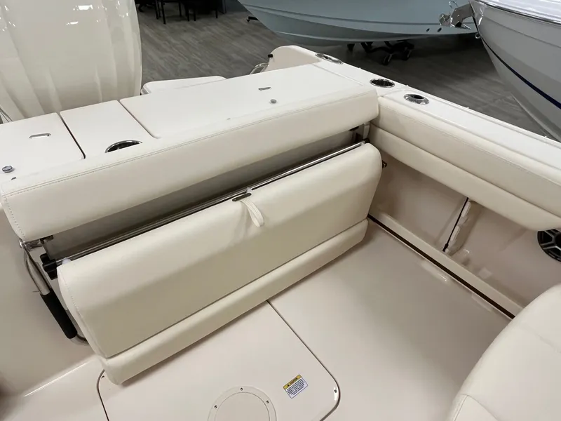 Slide: The Image of Grady-White Freedom 235 2026 - 8