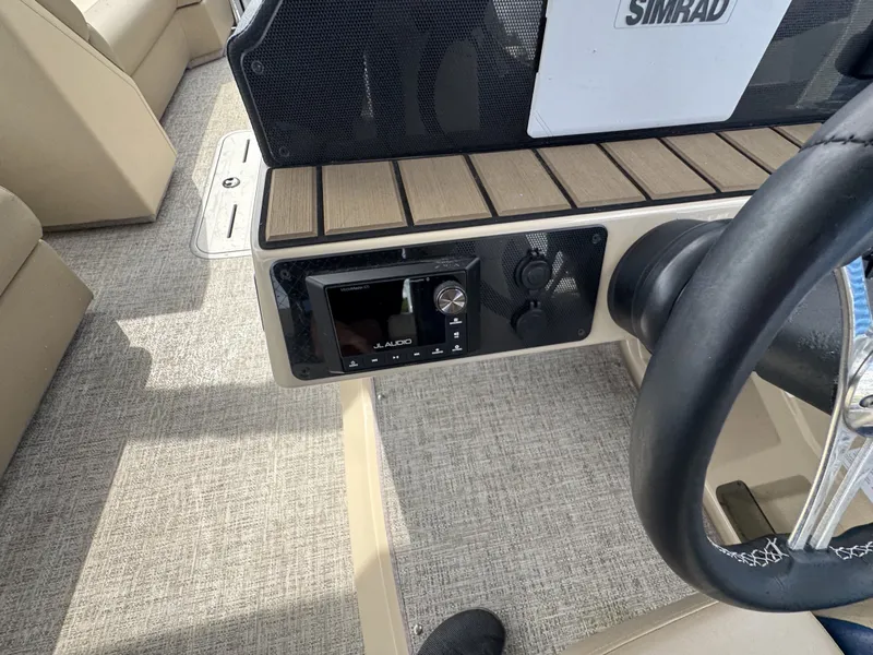 Slide: The Image of Premier 250 Solaris Upper Deck 2024 - 11