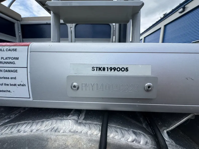 Slide: The Image of Premier 250 Solaris Upper Deck 2024 - 16