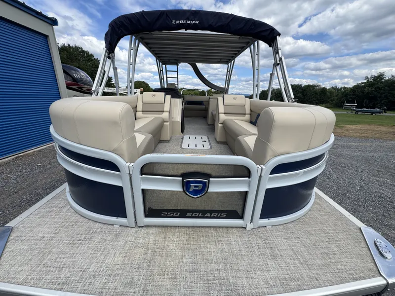 Slide: The Image of Premier 250 Solaris Upper Deck 2024 - 23