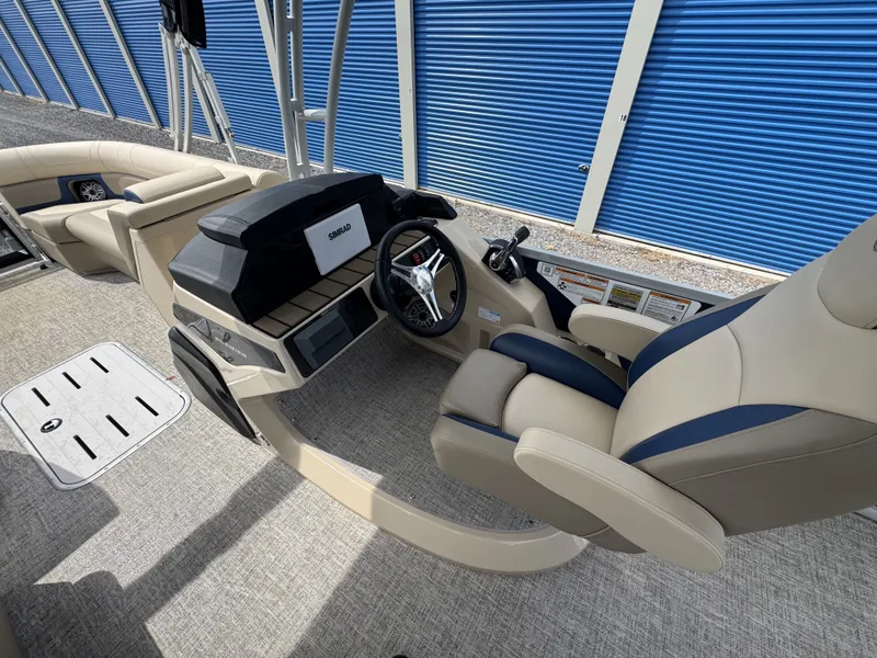 Slide: The Image of Premier 250 Solaris Upper Deck 2024 - 27