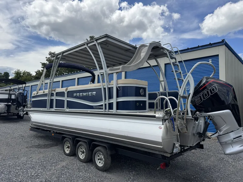 Slide: The Image of Premier 250 Solaris Upper Deck 2024 - 3