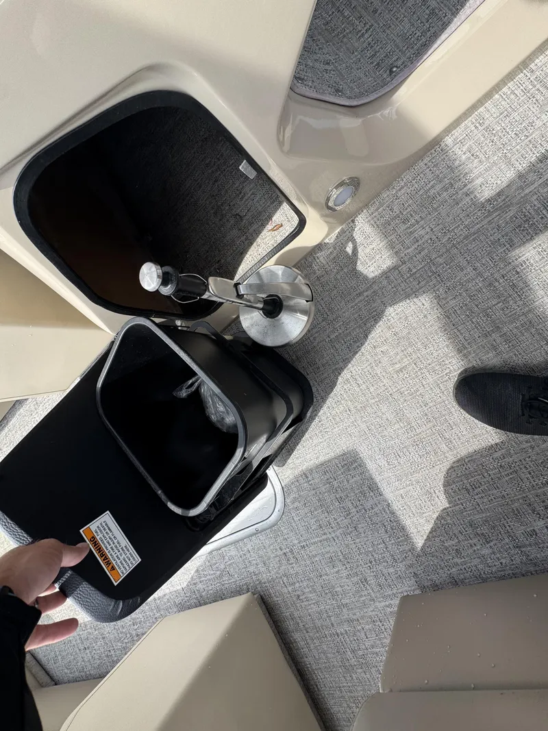 Slide: The Image of Premier 250 Solaris Upper Deck 2024 - 31