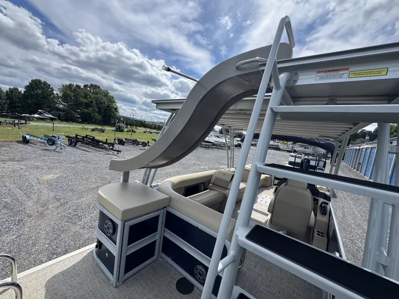 Slide: The Image of Premier 250 Solaris Upper Deck 2024 - 33