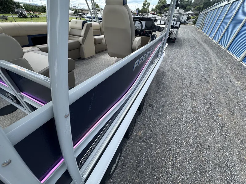 Slide: The Image of Premier 250 Solaris Upper Deck 2024 - 37