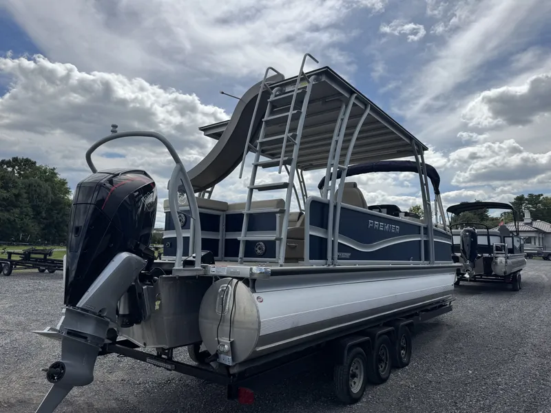 Slide: The Image of Premier 250 Solaris Upper Deck 2024 - 5