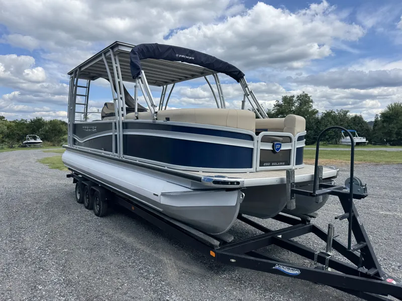 Slide: The Image of Premier 250 Solaris Upper Deck 2024 - 6