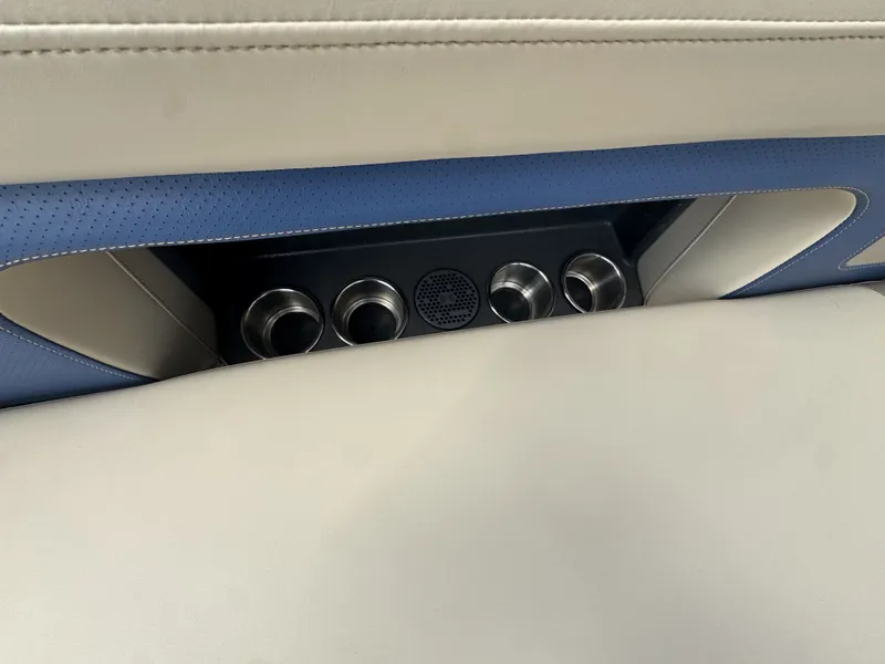 Slide: The Image of Premier 250 Solaris Upper Deck 2024 - 8