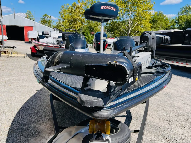 Slide: The Image of Stratos 285 XL 2009 - 16
