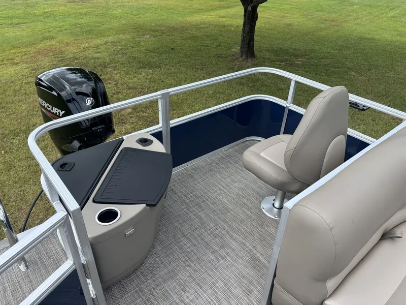 Slide: The Image of Ranger REATA CLASSIC SERIES 200F 2026 - 6