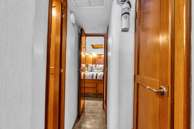 Slide: The Image of Ocean Yachts 48 Super Sport 2002 - 45