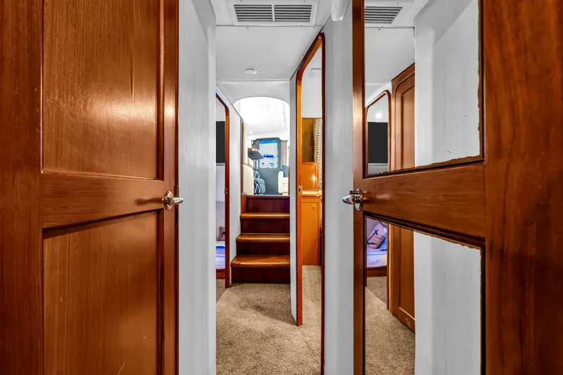 Slide: The Image of Ocean Yachts 48 Super Sport 2002 - 53